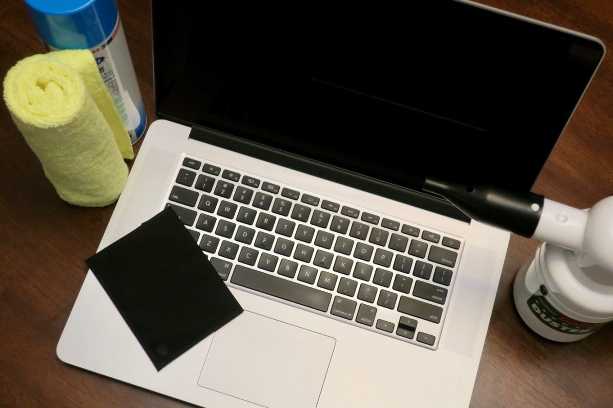 how to clean your Mac laptop properly