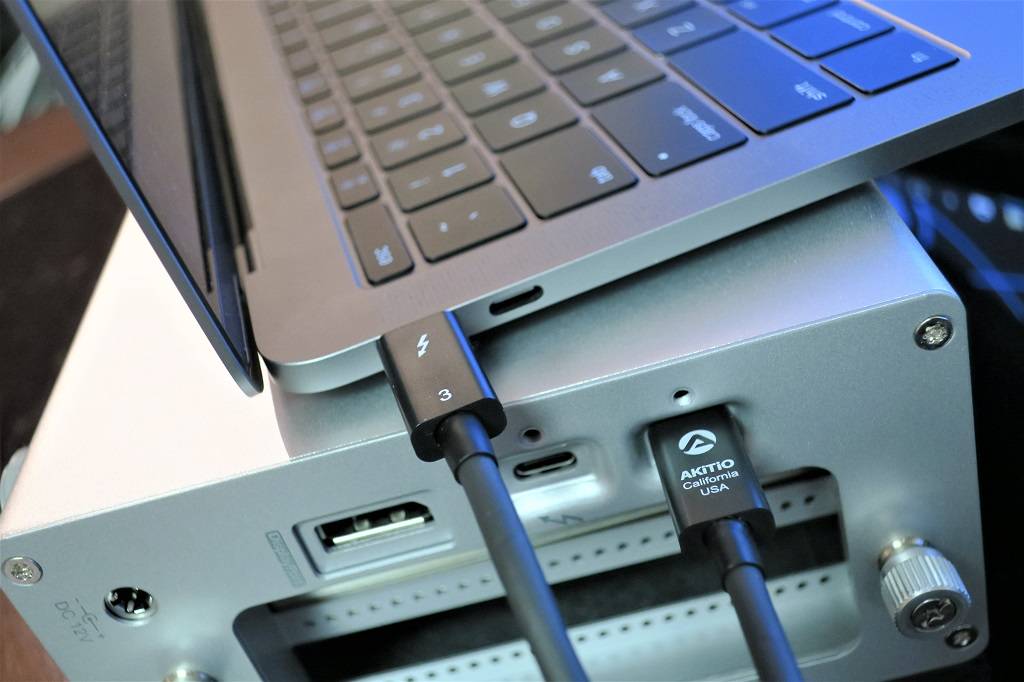 Apple MacBook Pro 2016 ＆ 外付けGPU（eGPU）セット Update: Thunderbolt 3 eGPU for Late 2016 MacBook Pro
